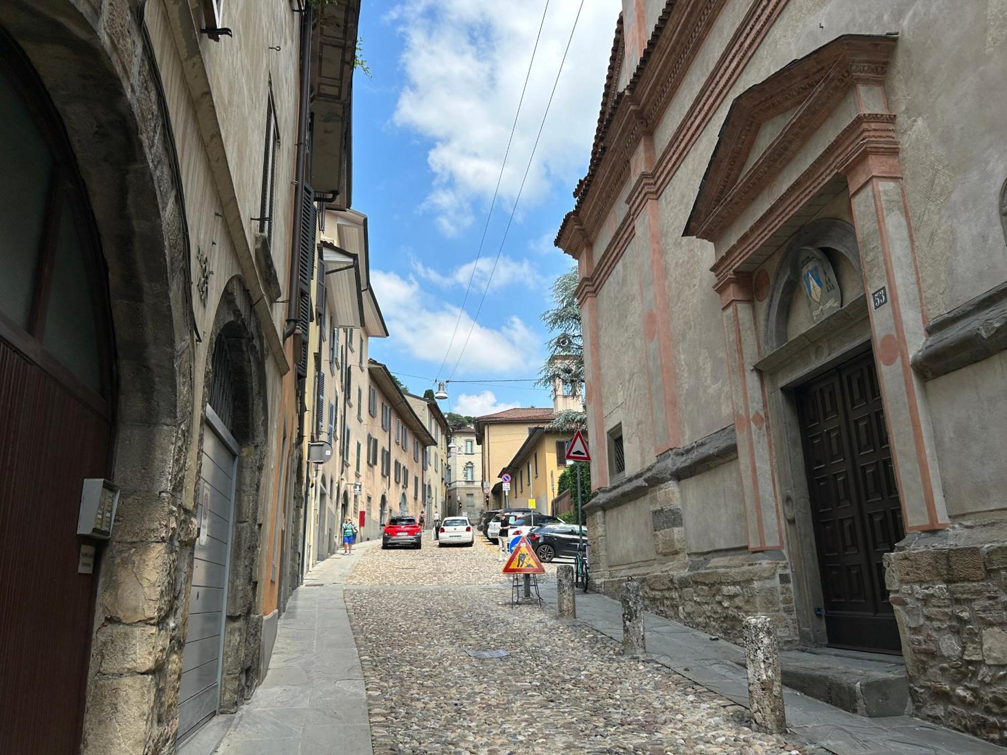 Alessandro 82 - Immobili E Soluzioni Rent Bergamo Bagian luar foto
